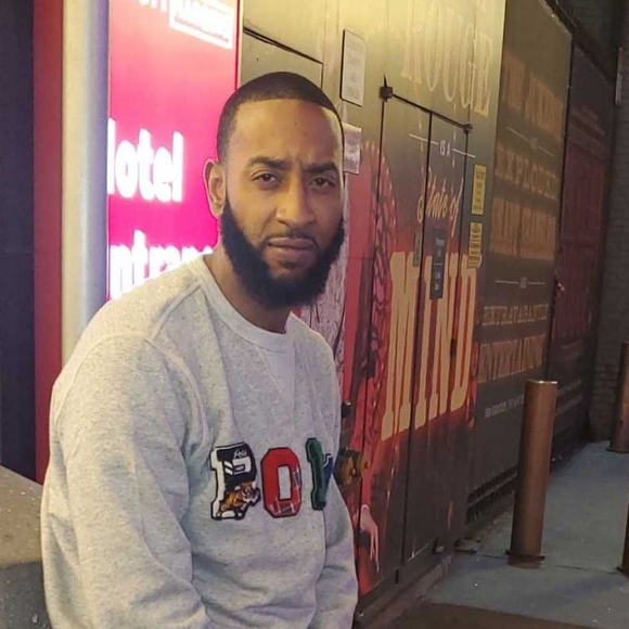 Meet your Posher, Raheen - Picture 1 of 1